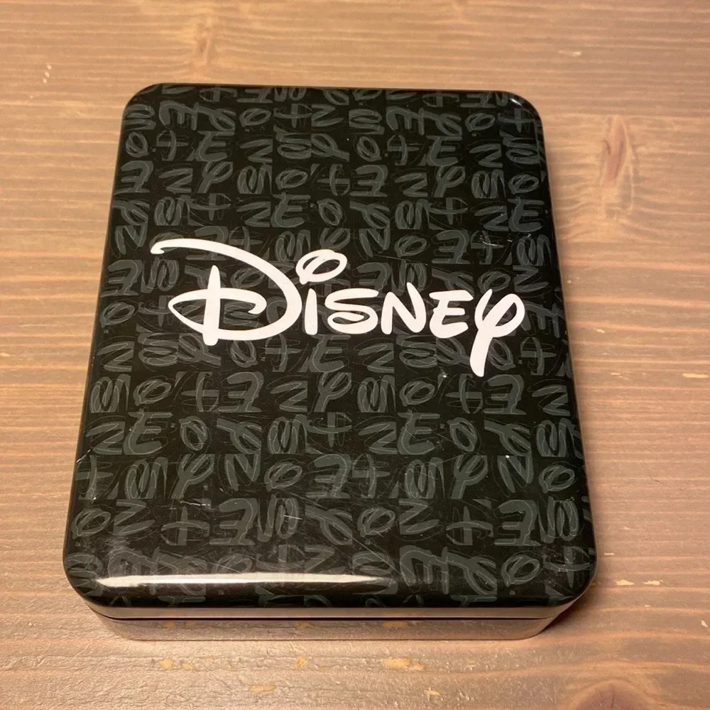 Disney 100 multi characters bifold wallet - Picture 4 of 4